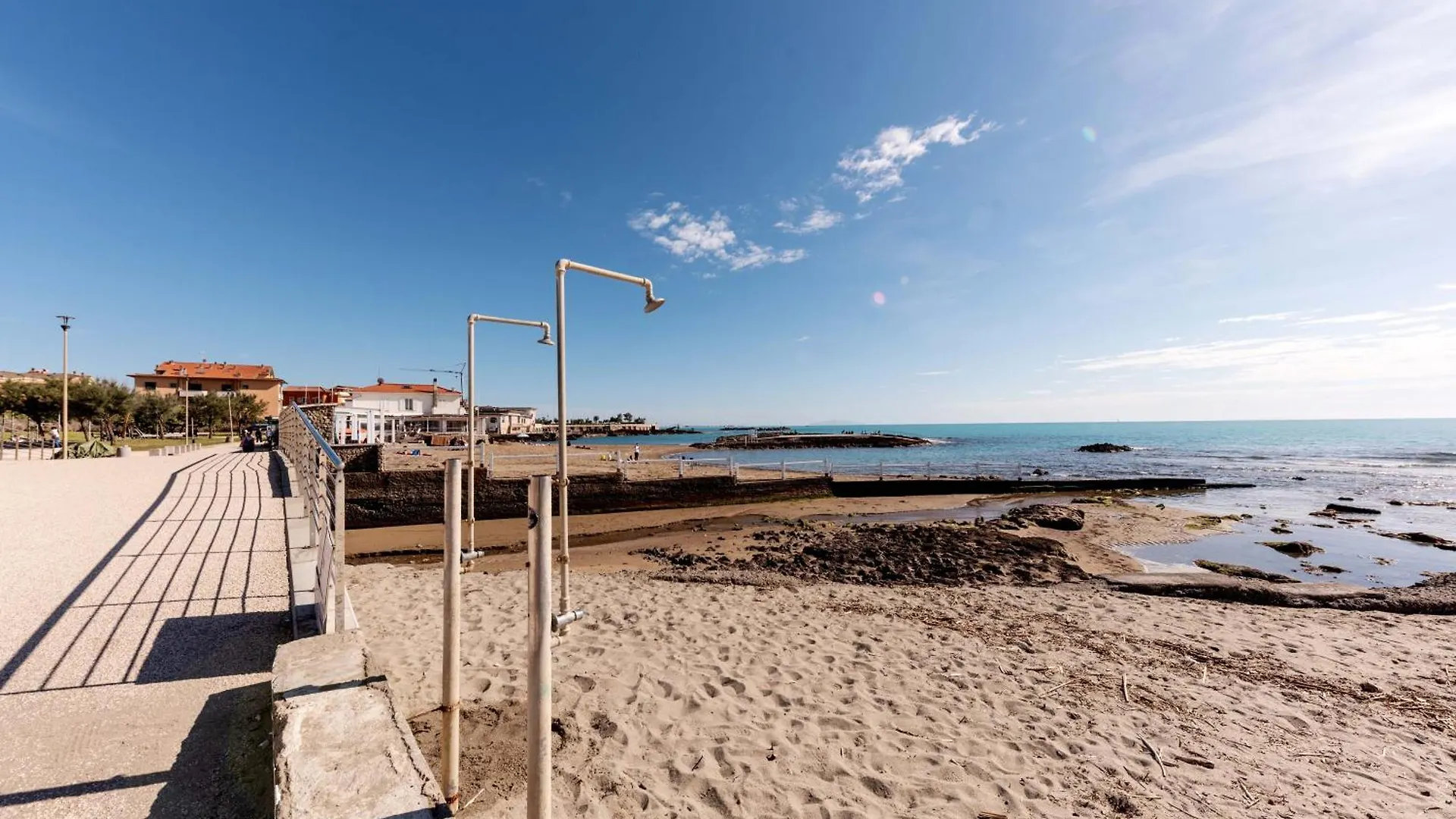 L'Angolino Al Mare Rosignano Solvay 0*,  Italy